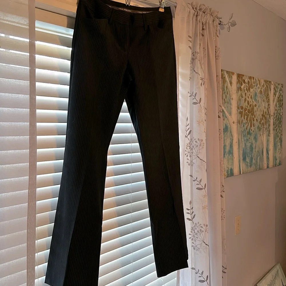 Express dress pants Editor style black with blue pinstripes - Picture 1 of 6